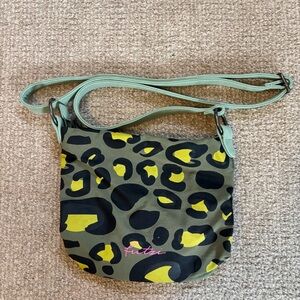 Fritzi aus Preuben Crossbody Bag in Leo Neo Print
